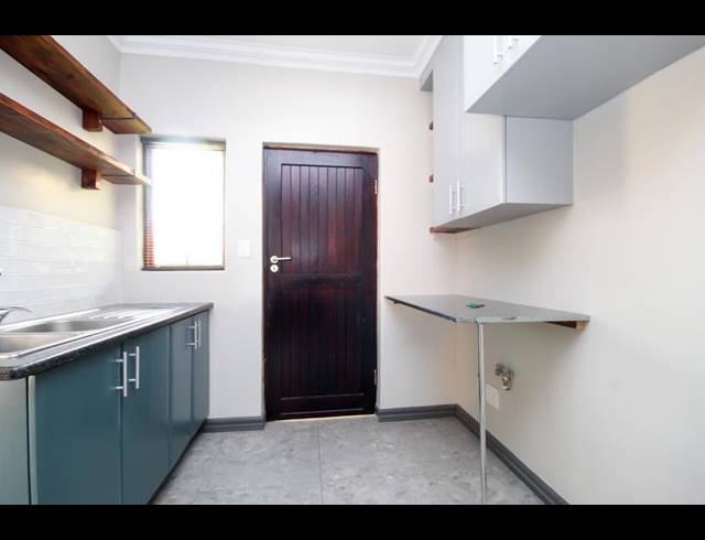 3 BEDROOM TOWNHOUSE FOR SALE IN THATCHFIELD